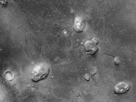 Panóramica de Marte, Mars Global Surveyor, 2001. Click para agrandar (3508 x 2705 pixeles, 954 Kb).